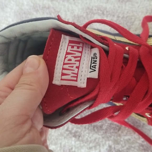 Wonder Woman Vans Marvel High Top Sneakers - Picture 2 of 7